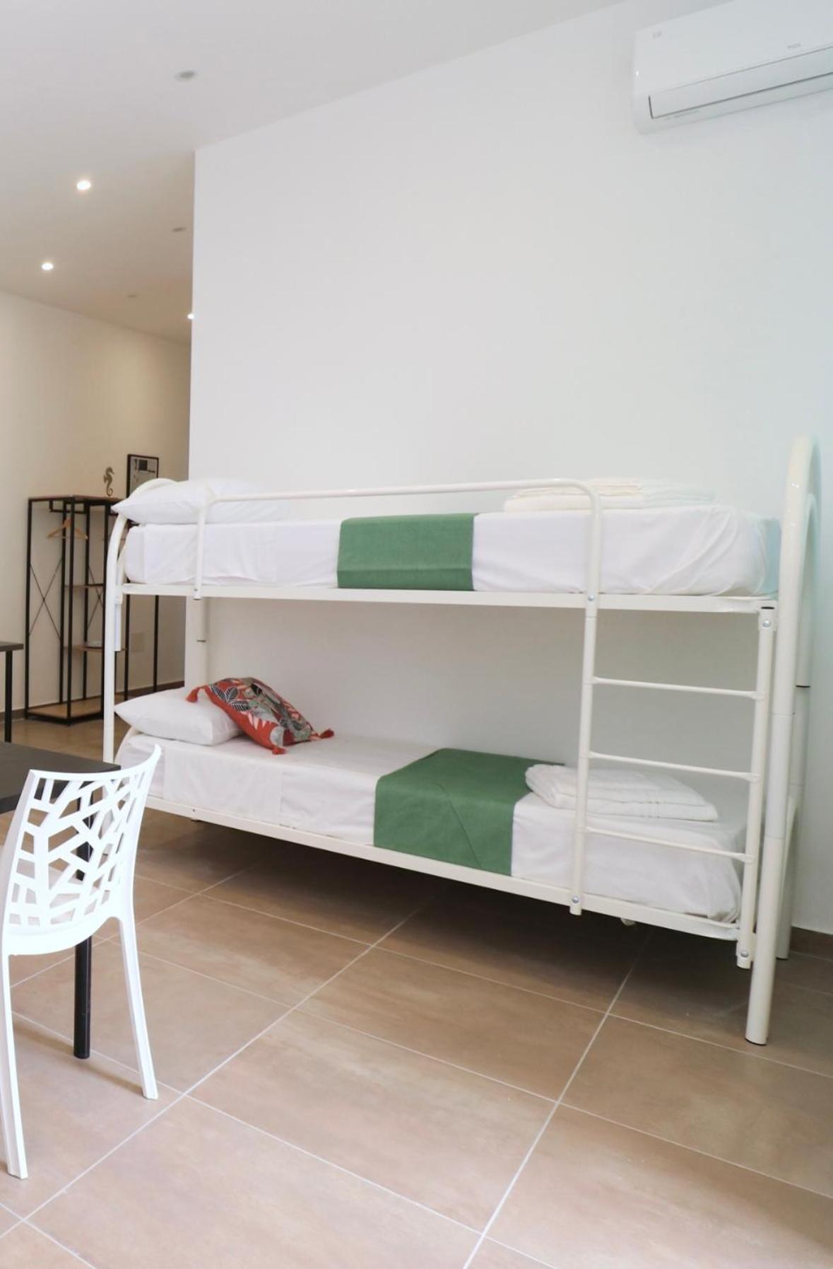 Airport Guest Houses Napoli Eksteriør billede